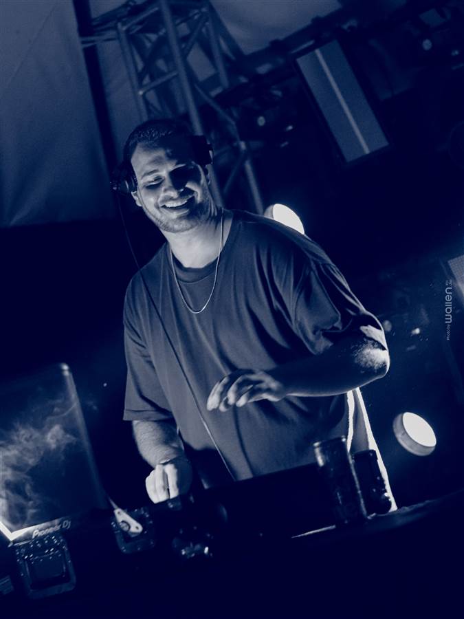 Kaleffa tocando em festa